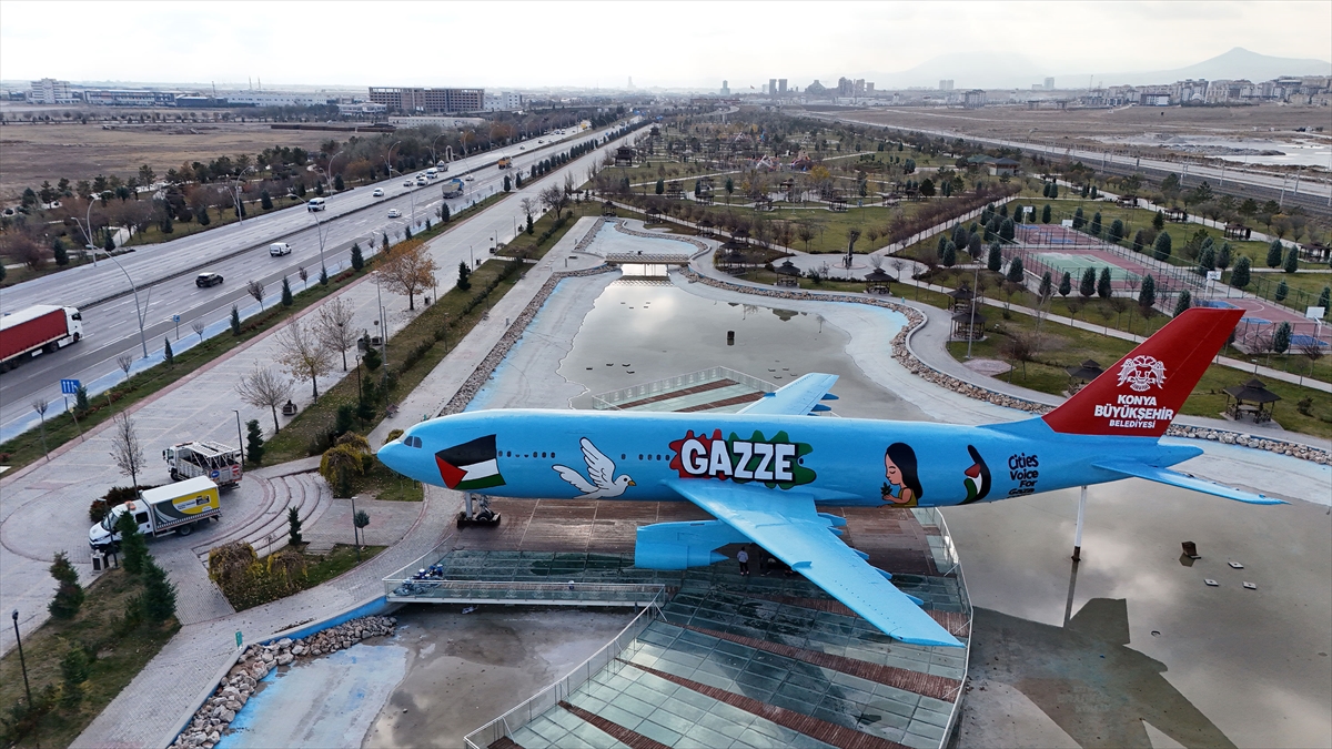 Konya'da uçuş ömrünü tamamlayan uçak Gazze temasıyla boyandı