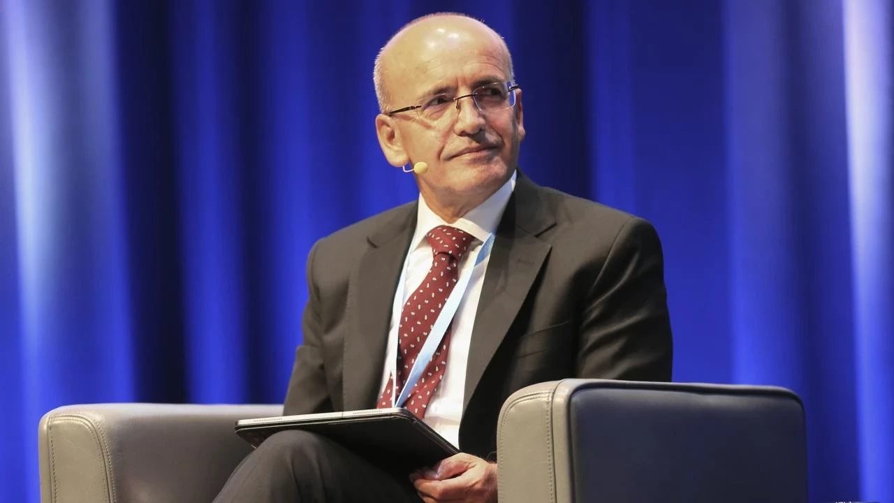 Hazine ve Maliye Bakanı Mehmet Şimşek, Halkbank Genciz Gençlik Zirvesi'nde konuştu.