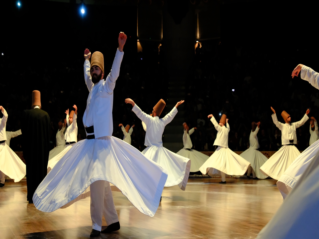 Konya - Mevlana'yı anma törenleri Konya'da 'Huzurt Vakti' teması ile başladı