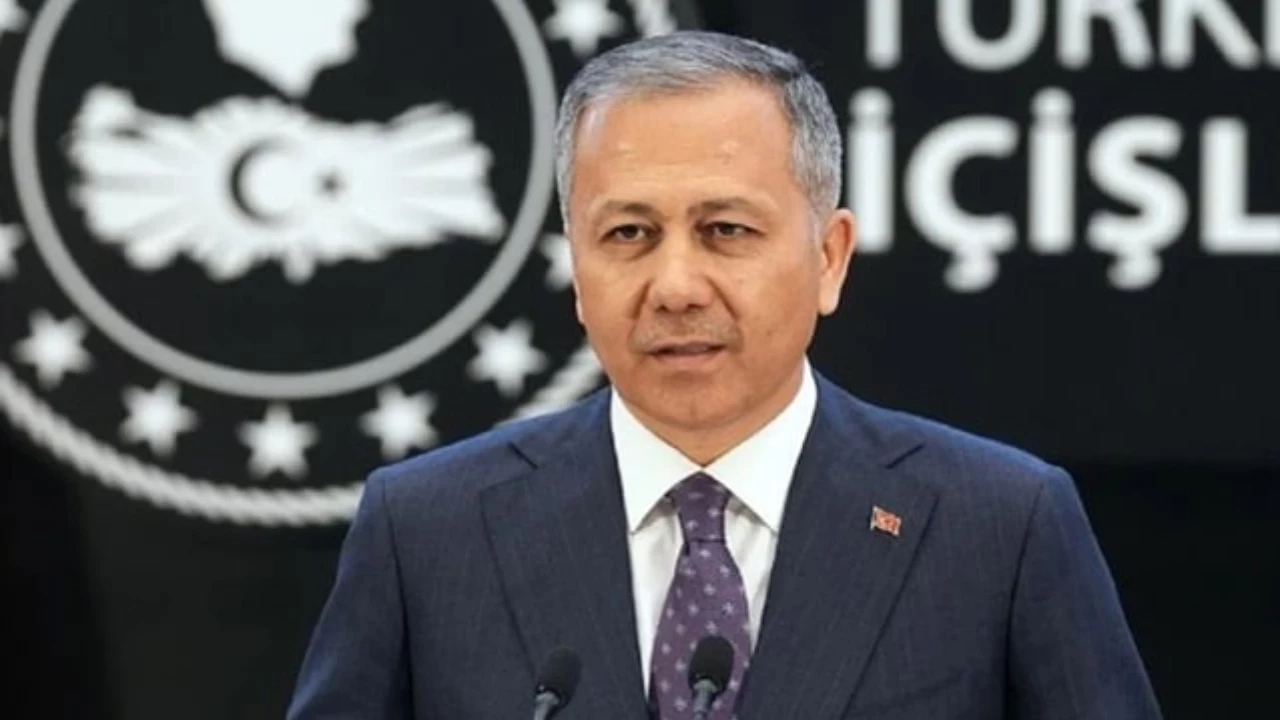 Bakan Yerlikaya duyurdu:  Konya Dahil 72 ilde nefes kesen operasyon! 970 şüpheliyi yakalandı