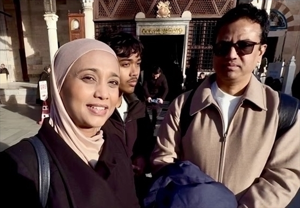 Mevlana, dünyanın farklı ülkelerinden gelen turistleri Konya'da buluşturuyor