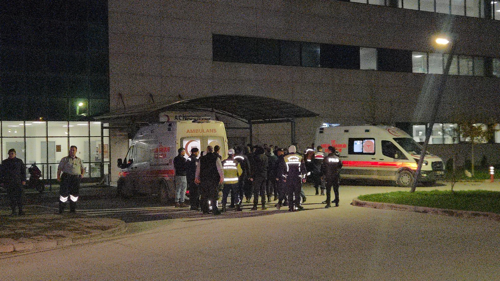 Yalova'da DEAŞ operasyonunda polise ateş açıldı: 7 polis yaralı