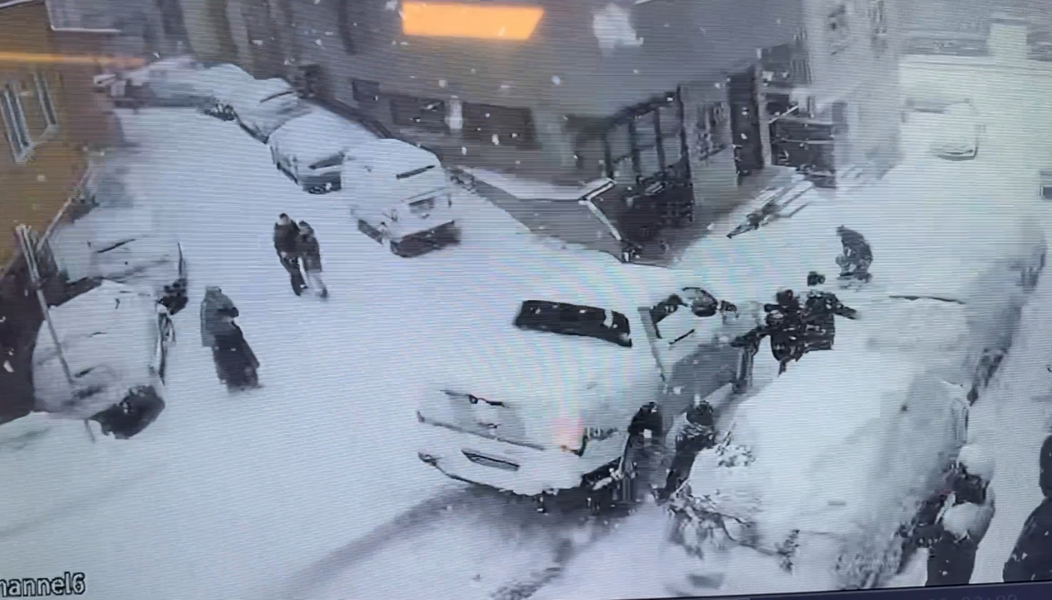 İstanbul- Kağıthane’de yokuştan kayan kamyonet kar topu oynayan çocuklara çarptı; sürücü tutuklandı