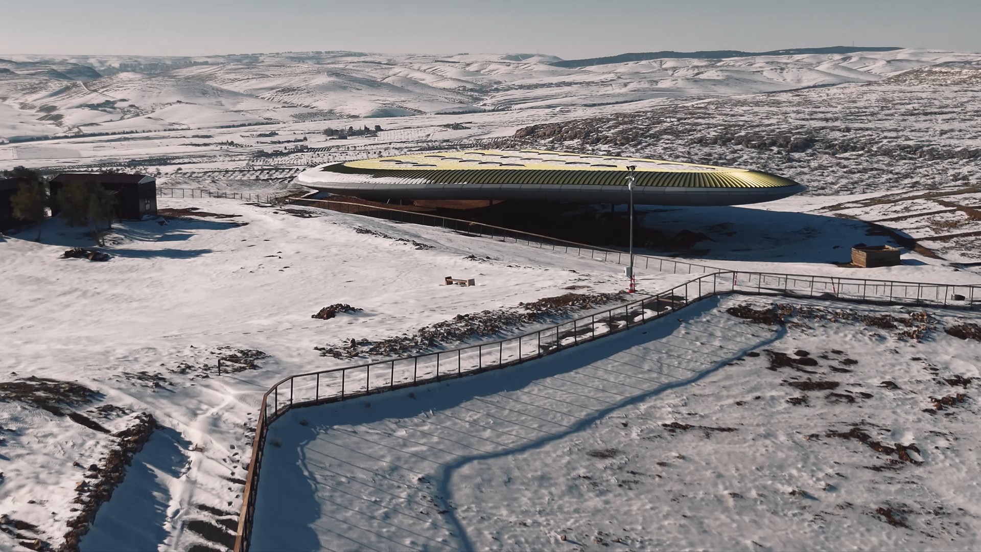 Şanlıurfa- Göbeklitepe'de kar yağışı sonrası manzara dronla görüntülendi