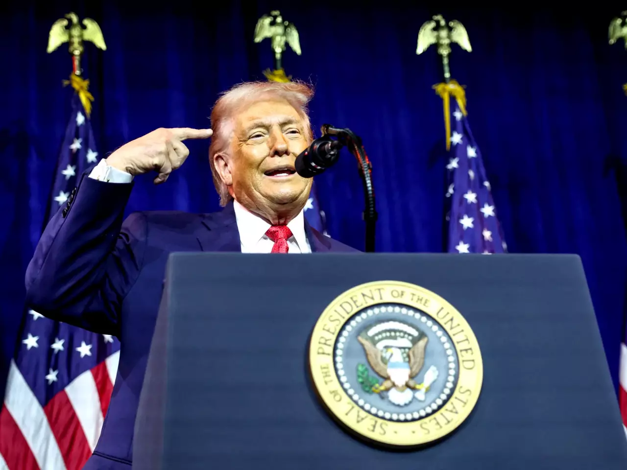 Trump’tan Operasyon Sonrası Tarihi Çıkış: "Ben Bir Kralım, Dünyanın En Güçlü Ordusuna Sahibiz!"