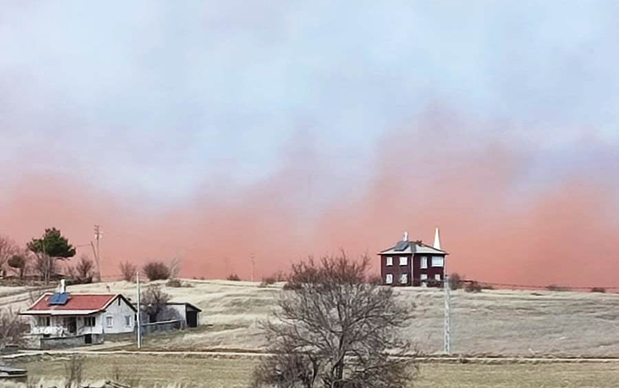 Seydişehir’de Kırmızı Toz Alarmı: Bahçelievler Mahallesi Sakinleri Tedirgin!