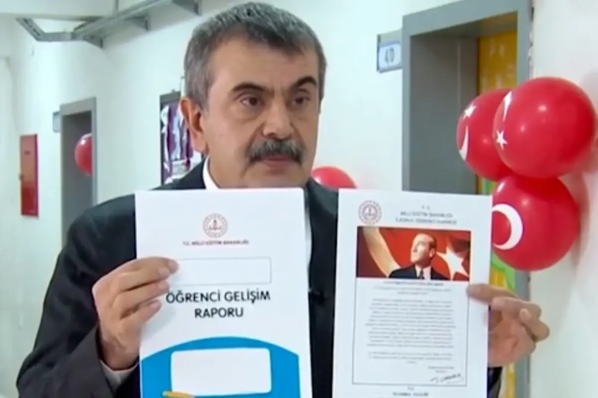 Bakan Tekin'den "Karnelerden Atatürk Kaldırıldı" İddialarına Yanıt