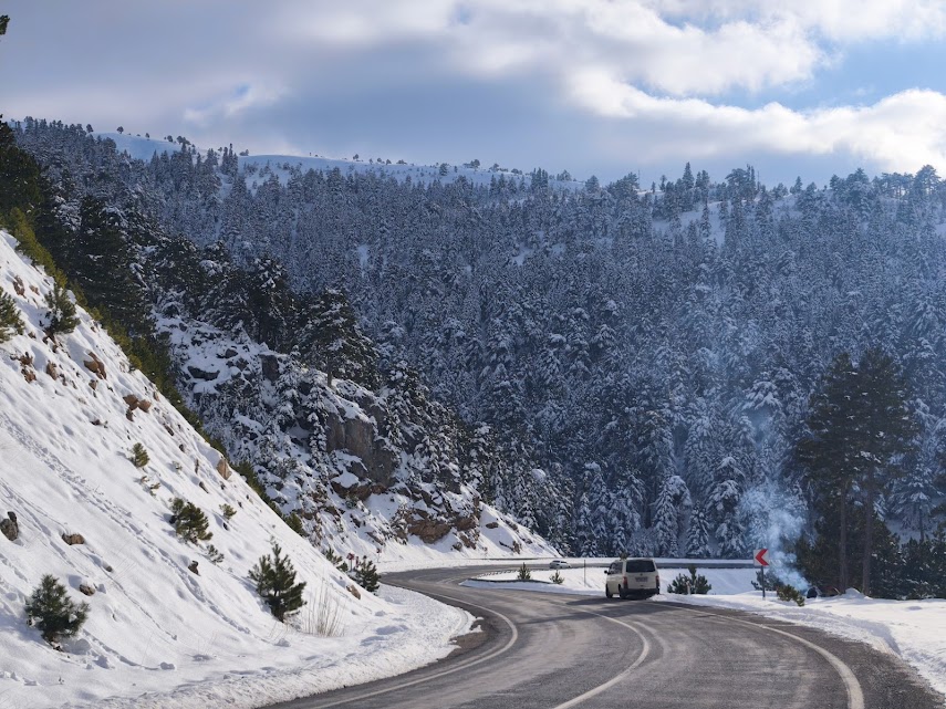 Konya Buz Kesti! En Düşük Sıcaklık Meram’da Ölçüldü: İşte İlçe İlçe Kar ve Soğuk Raporu