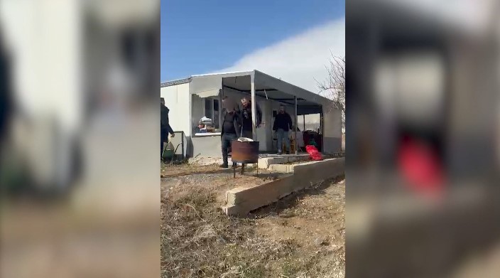 KONYA'DA FARKLI KILIKLARA GİREN FİRARİ, POLİSİN TAKİBİNDEN KAÇAMADI