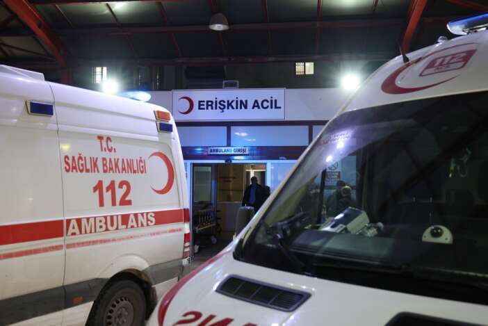 İzmirde Kargocu, belediye çalışanının kulağını ısırıp kopardı