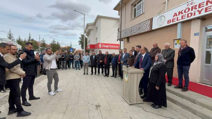Akören'de Başkan İsmail Arslan tahliye oldu, belediyede böyle karşılandı
