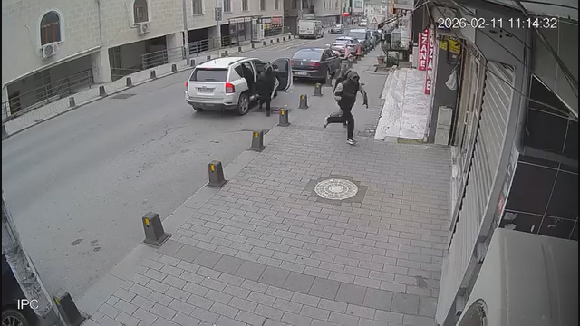 İstanbul - Eyüpsultan'da kuyumcuya soygun girişimi kamerada: 2 gözaltı