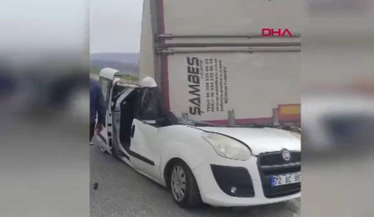 Batman - TIR'ın dorsesi, radar aracının üzerine devrildi; jandarma personeli yaralandı