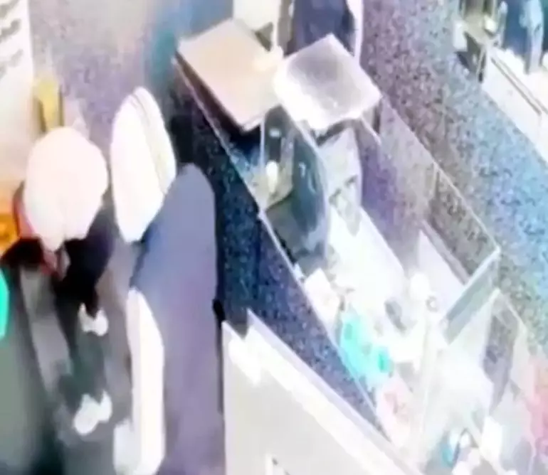 Gaziantep’te kuyumcu soygunu kamerada