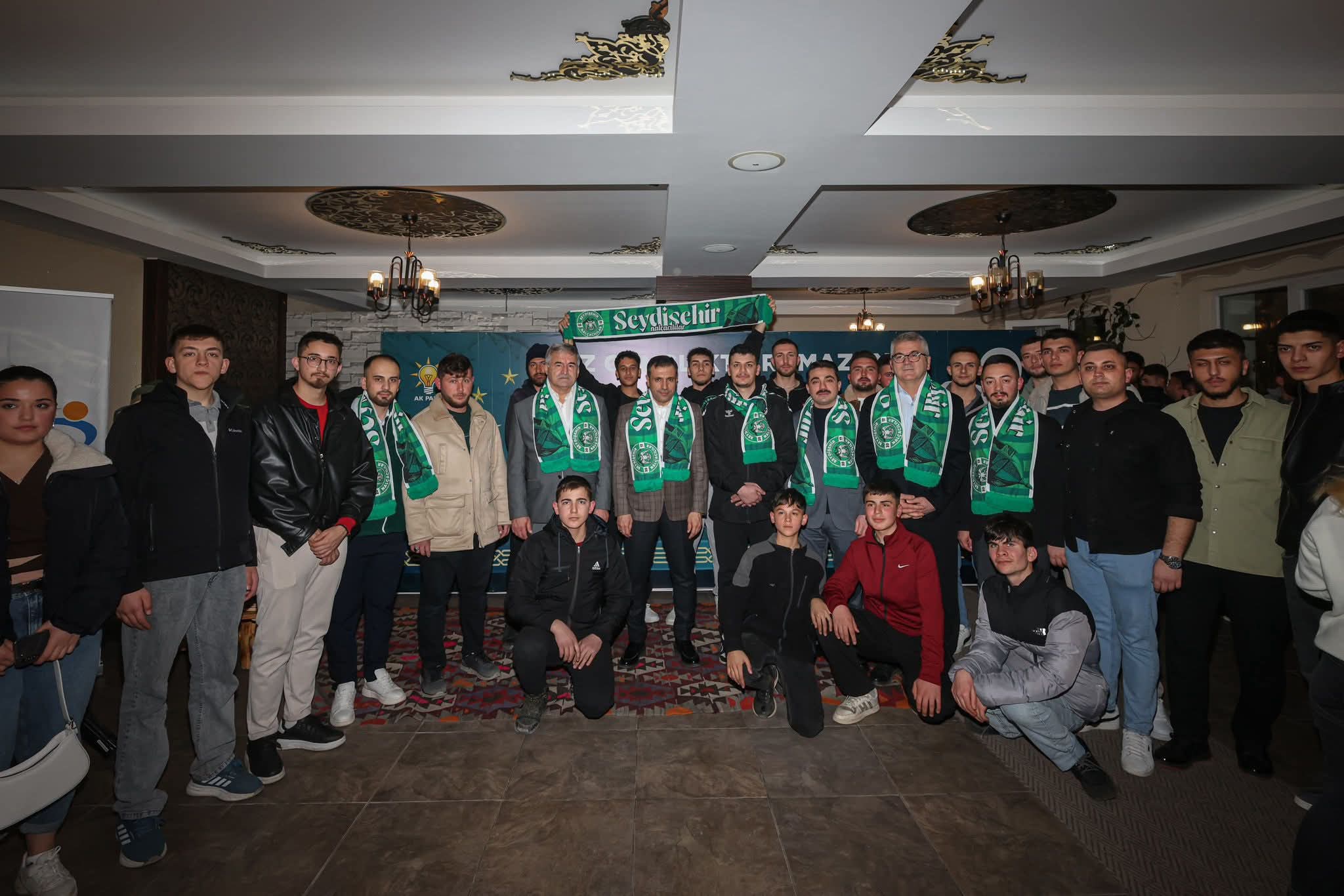 AK PARTİ İL BAŞKANI ÖZGÖKÇEN SEYDİŞEHİR’DE GENÇLERLE BULUŞTU 