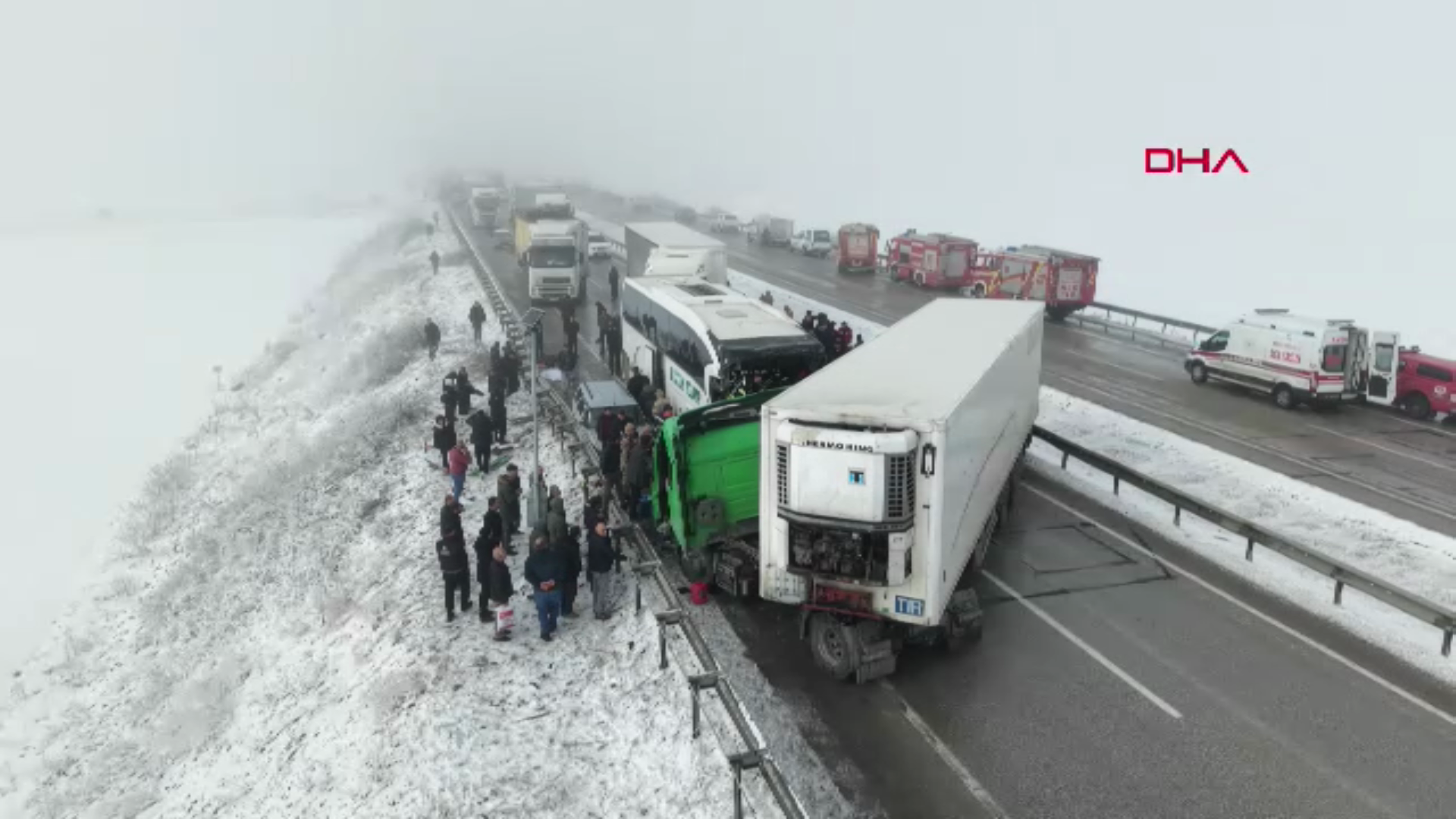 Erzurum'da zincirleme kaza: 20 yaralı