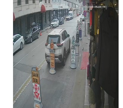 Karatay’da Ucuz Atlatılan Kaza: Esnafın Mağduriyeti Sürüyor!