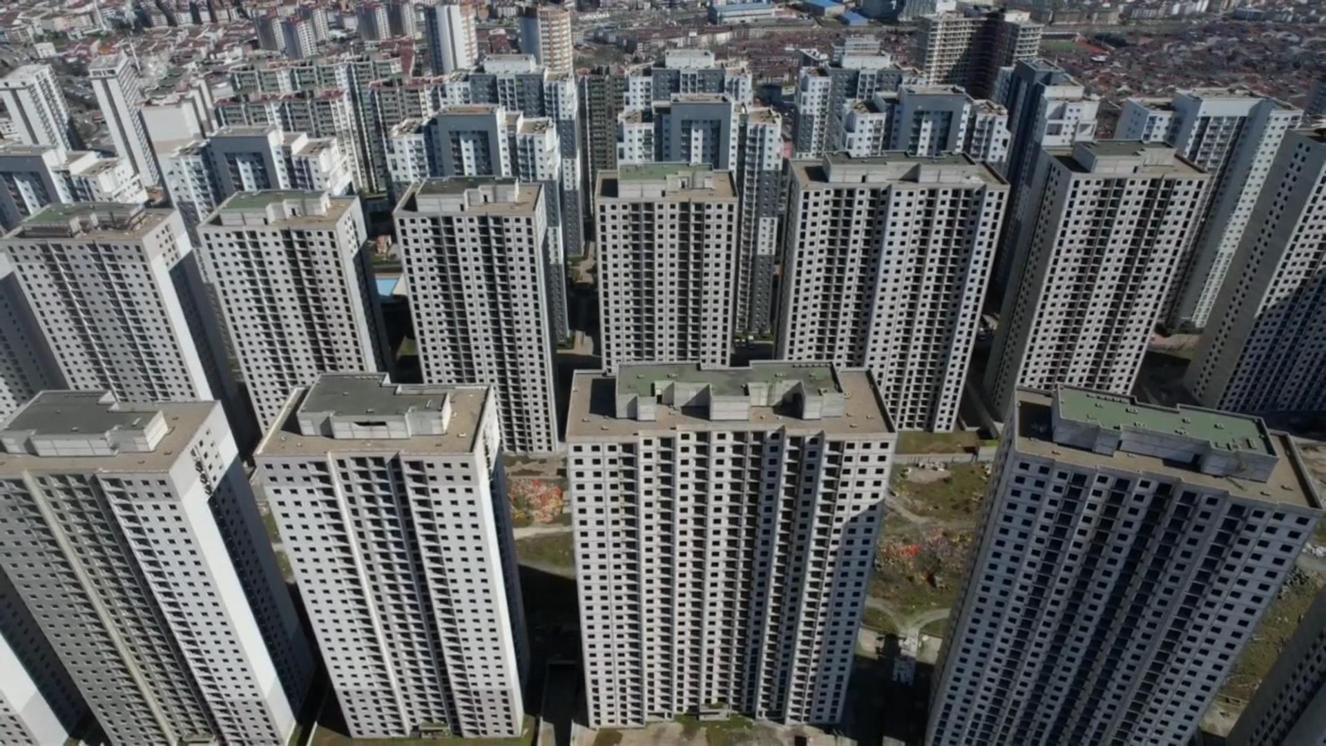 İstanbul - Esenyurt'ta 15 yıldır gökdelenlerin inşaatı sürüyordu; şirket iflas etti