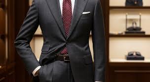 Takım Elbise ile İlk İzlenimi Güçlendirmenin Sırları