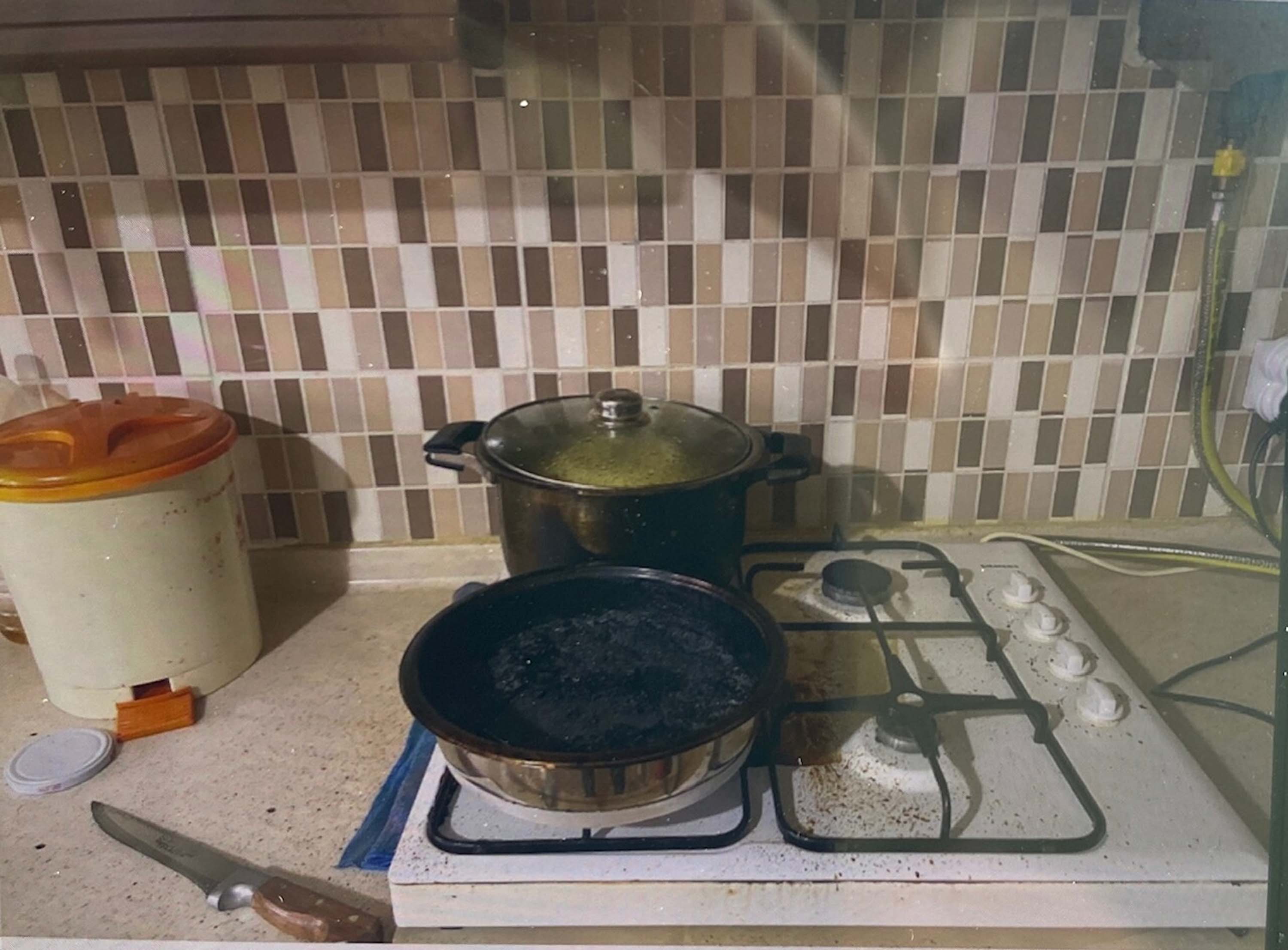 Ocakta unuttuğu yemek yandı, dumandan etkilenip öldü