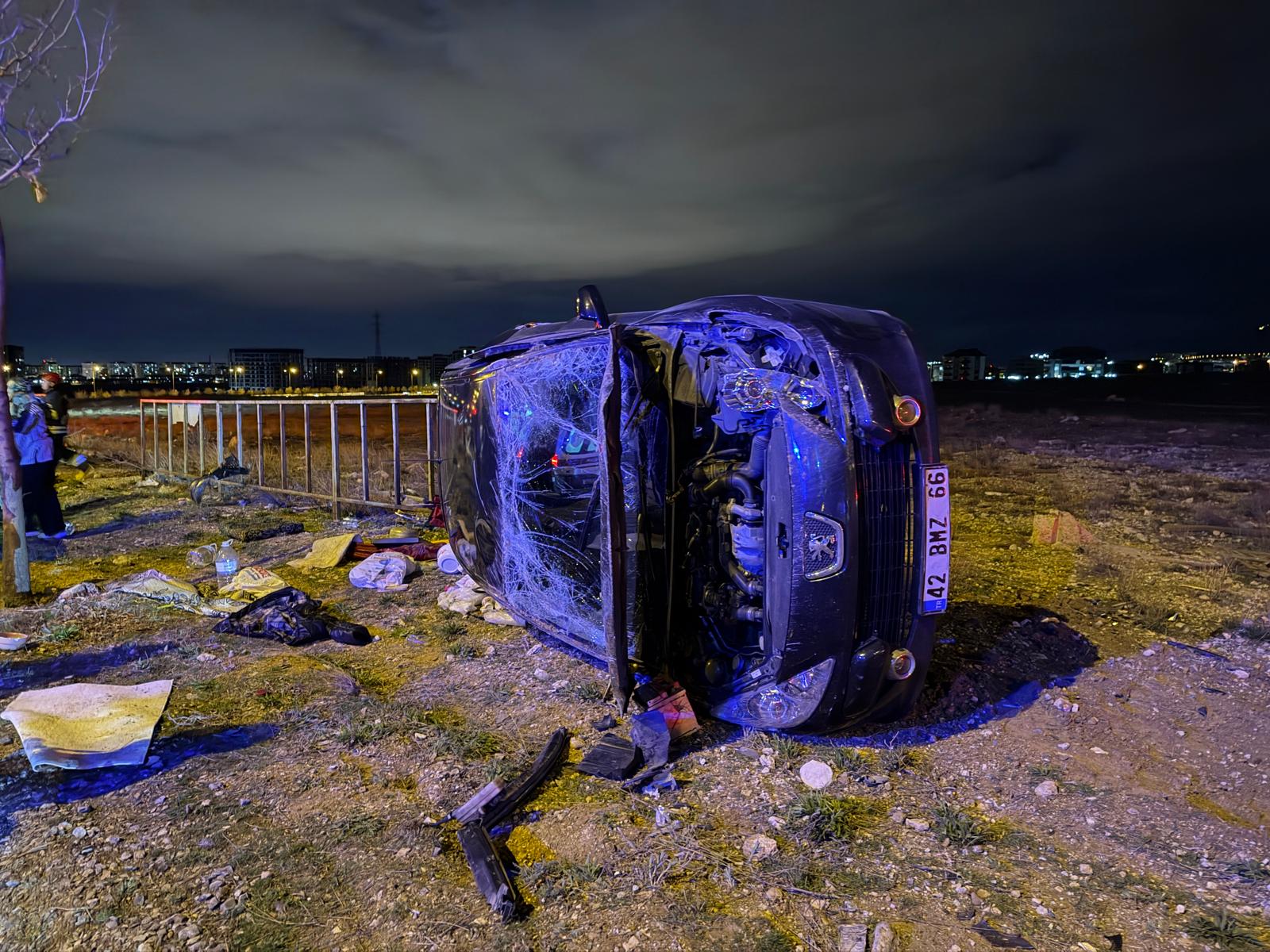 Konya'da Korkutan Kaza: İki Otomobil Çarpıştı, Araç Devrildi!