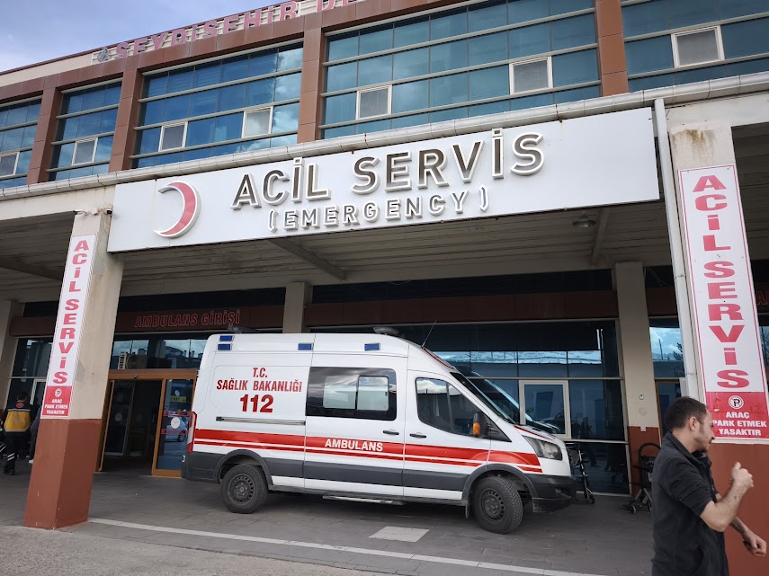 Seydişehir-Antalya Yolunda Korkutan Kaza: Otomobil Şarampole Yuvarlandı!