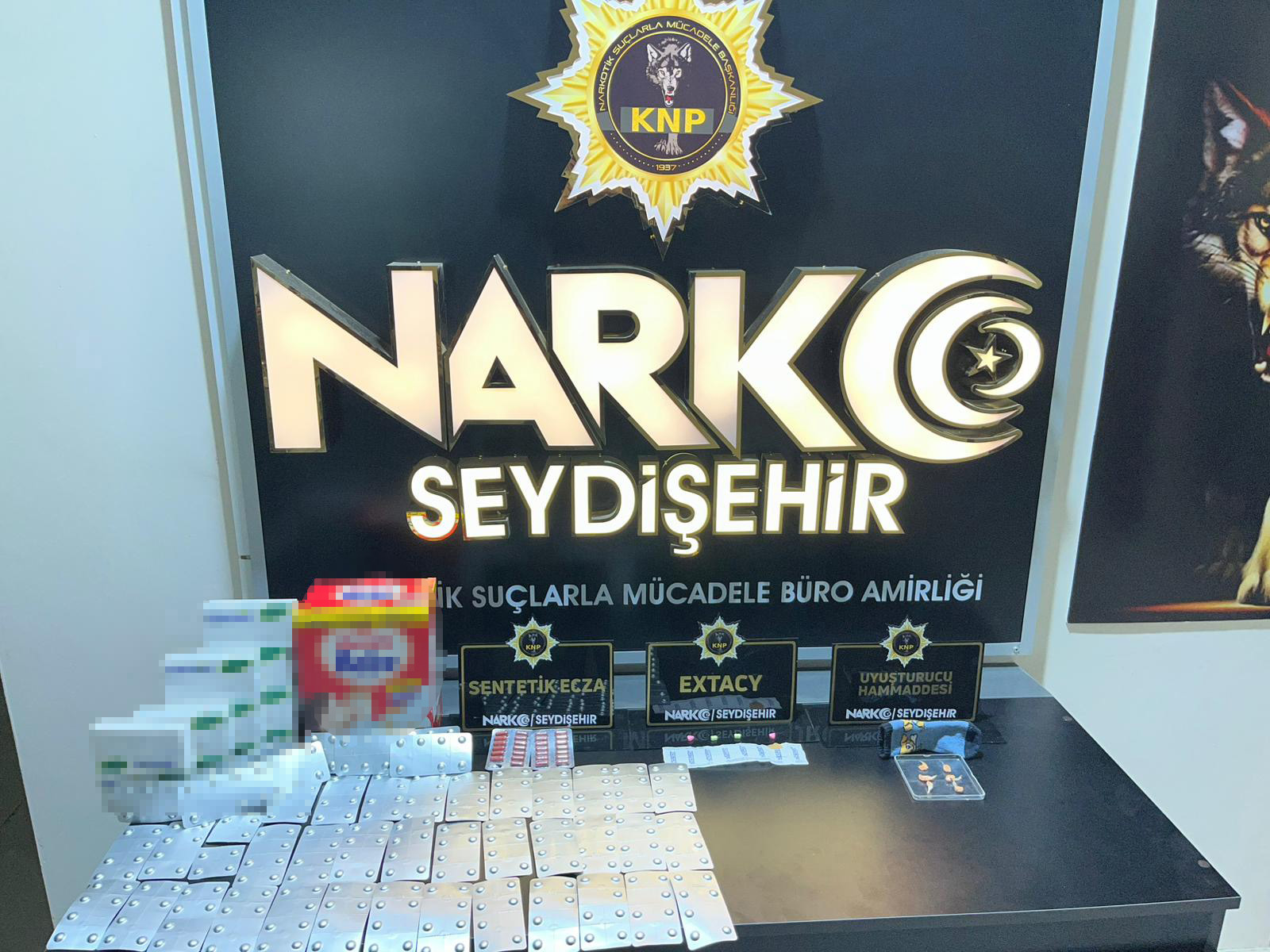 Seydişehirde Bebe Bisküvi kutusunda uyuşturucu ele geçirildi; 1 tutuklama