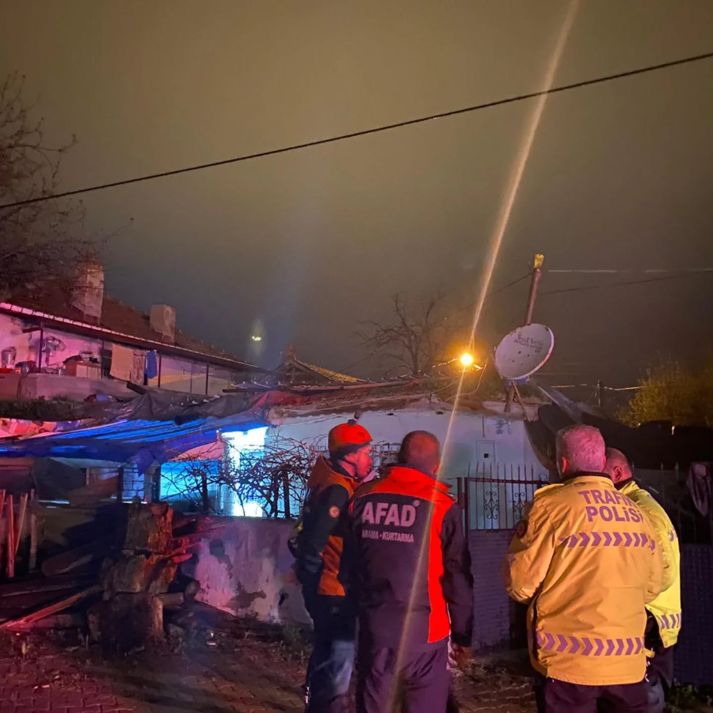 Konyada  Korkutan Çökme: Enkaz Altından Sağ Kurtarıldı!