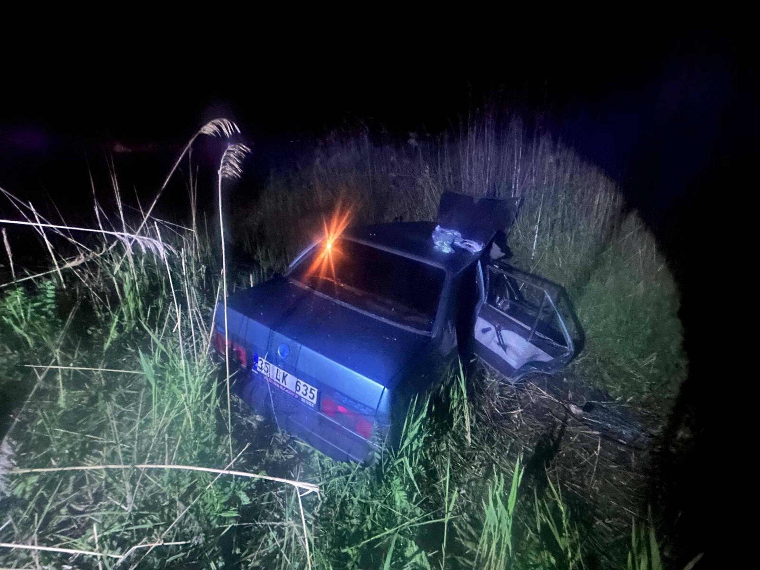 Manisa'da otomobil kanala uçtu: 2 ölü, 5 yaralı