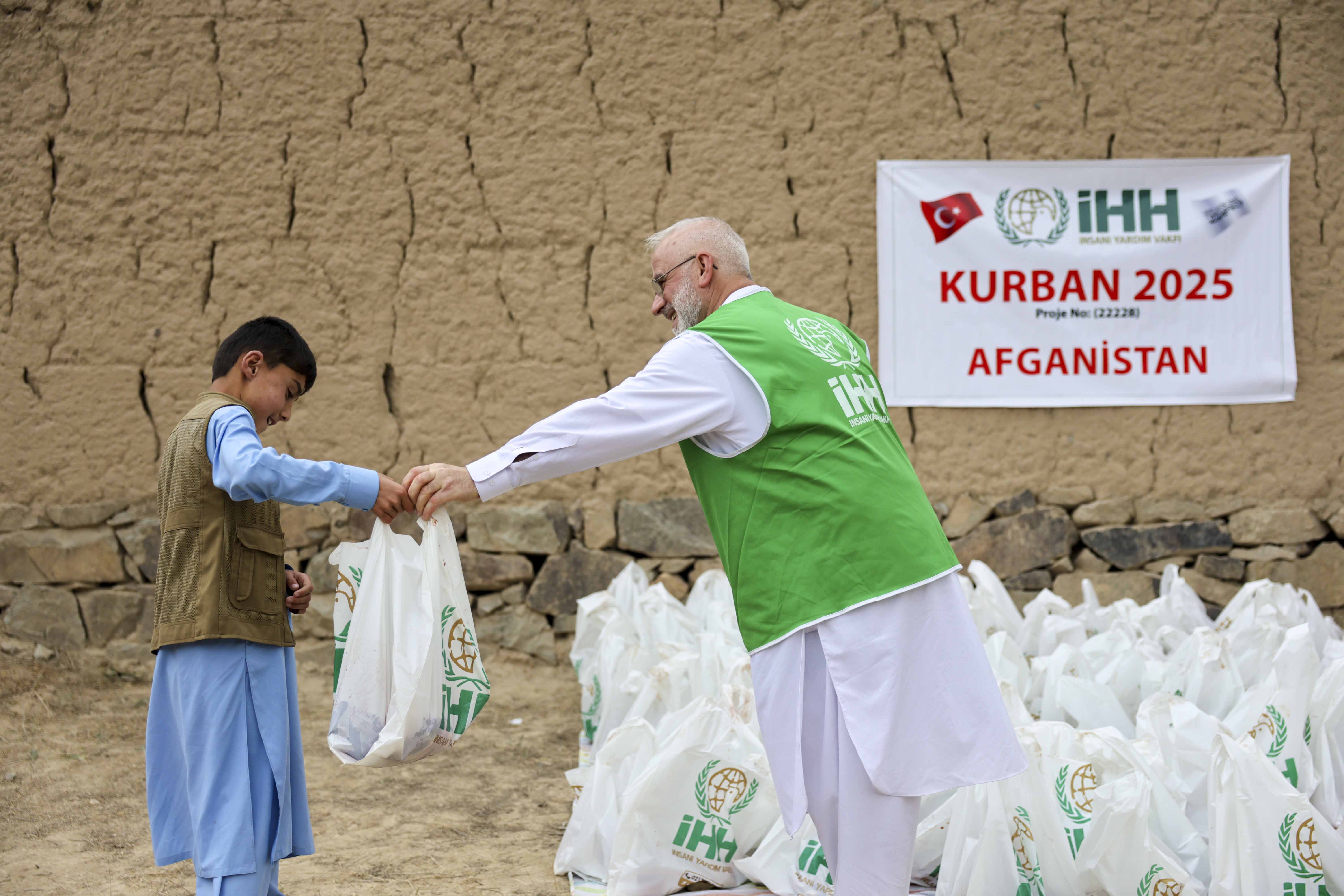 İHH, bu yıl 61 ülkede 3,5 milyon kişiye kurban ulaştırmayı hedefliyor