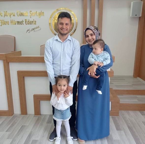 Zehirlenme şüphesiyle hastaneye başvuran aileden 2 kardeş öldü, anne ve babaları yoğun bakımda