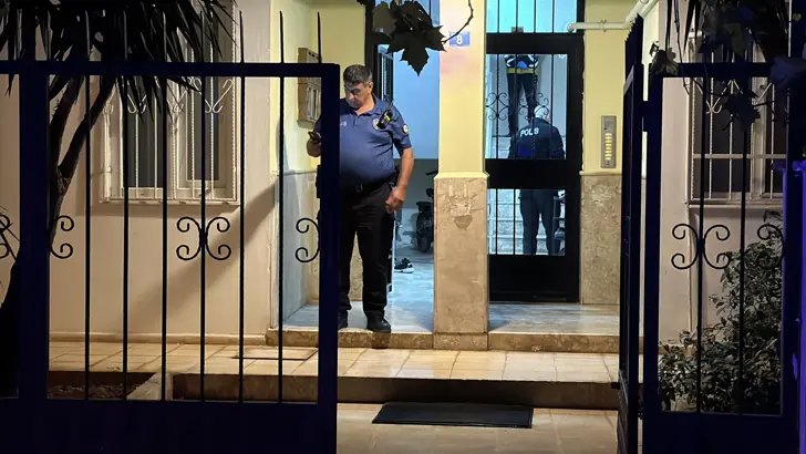 Antalya- 16 yaşındaki Mert, evde silahla vurulmuş ölü bulundu