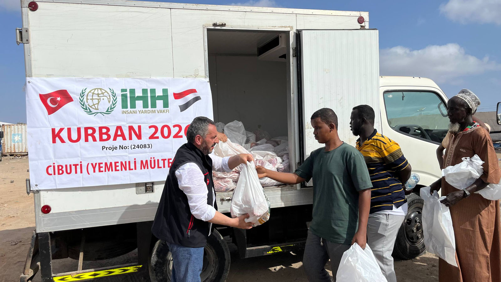 İHH, kurban paylarını 61 ülkedeki ihtiyaç sahiplerine ulaştırdığını duyurdu