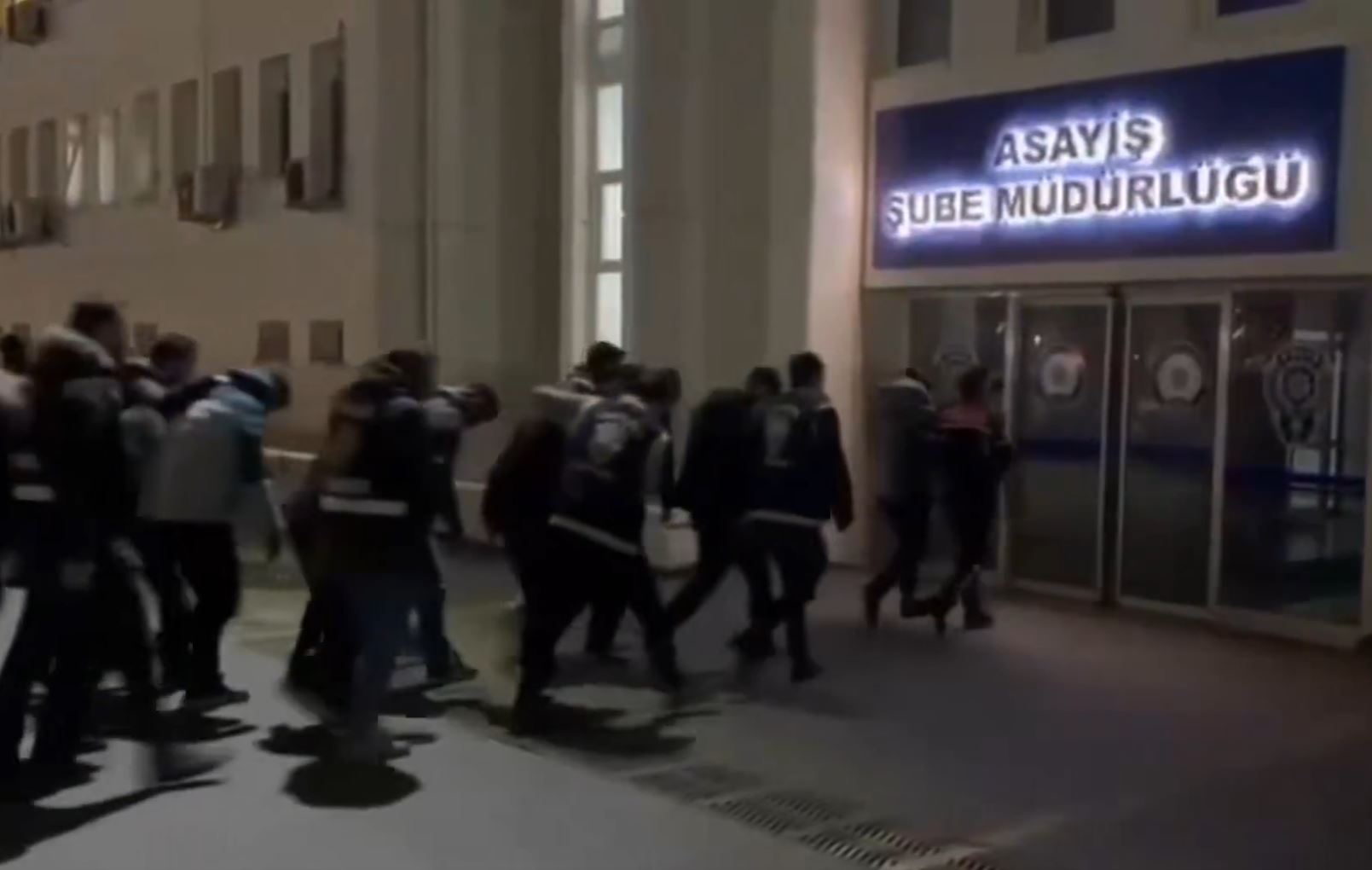  KONYA DAHİL 17 İLDE DEV DOLANDIRICILIK OPERASYONU: 503 GÖZALTI, 261 TUTUKLAMA!
