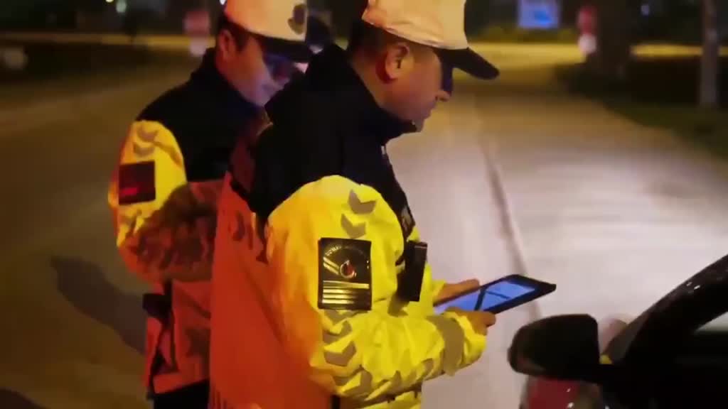 2025 in ilk  ayında 424 bin 968 denetimde 135 bin 140 sürücü ve araca işlem yapıldığını bildirdi.