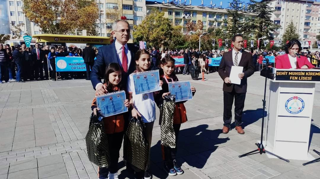 29 Ekim Cumhuriyet Bayramı Satranç Turnuvasına Özgüven Sistem Koleji İmzası