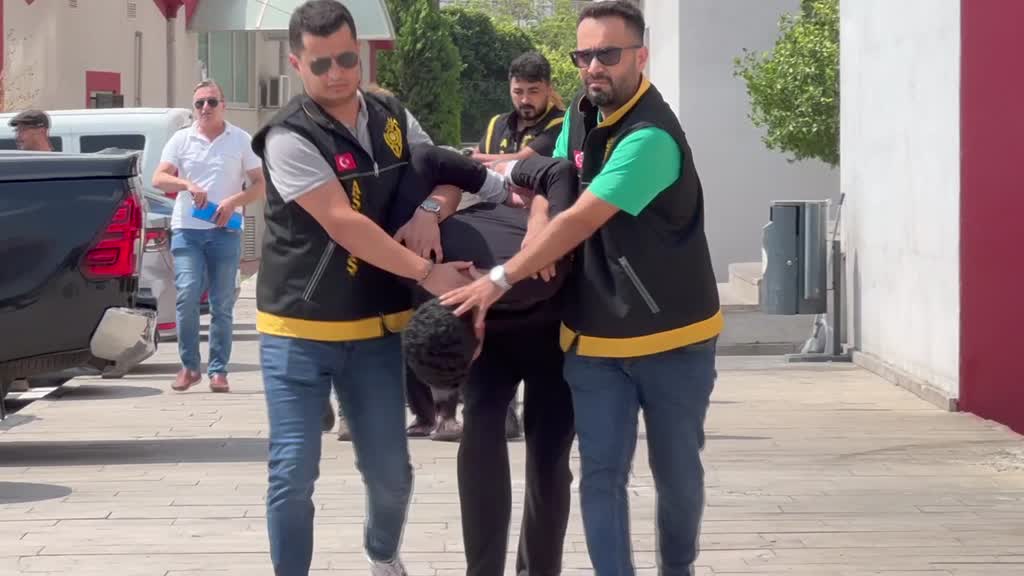 ADANA - 4 akrabasını öldürüp kaçan zanlı Hatay'da yakalandı