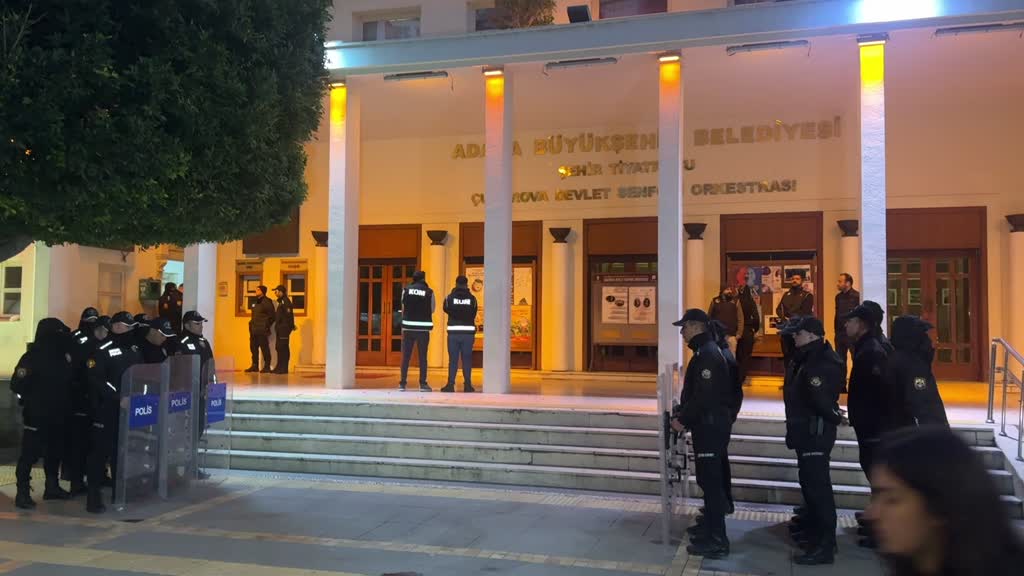 Adana Büyükşehir Belediyesine yönelik operasyon düzenlendi