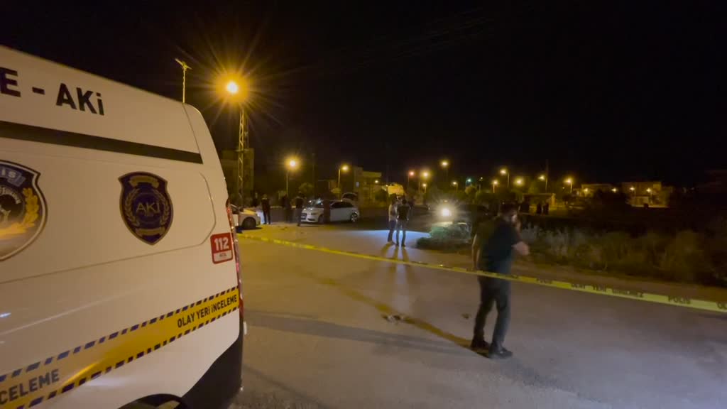 ADANA - Silahlı kavgada 2 kişi öldü, 3 kişi yaralandı