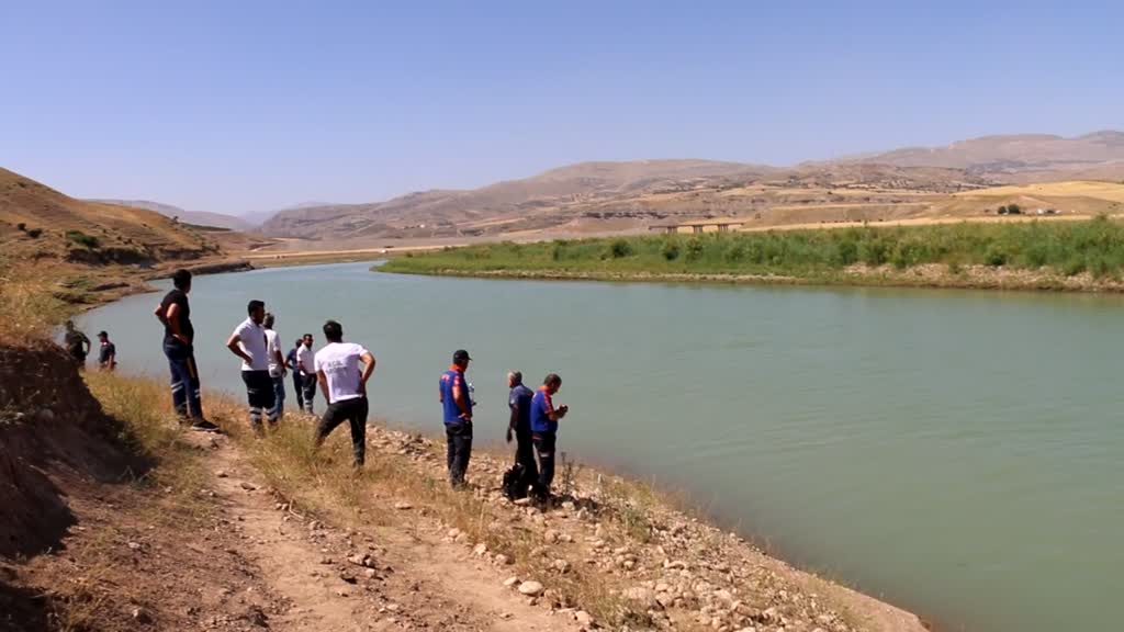 ADIYAMAN - Serinlemek için gölete giren 2 kişi boğuldu