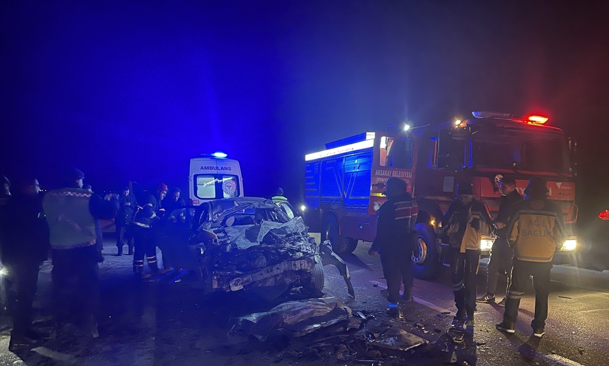 Aksaray'da bebeklerini hastaneye götürürken otomobilleriyle vince çarpan çift öldü