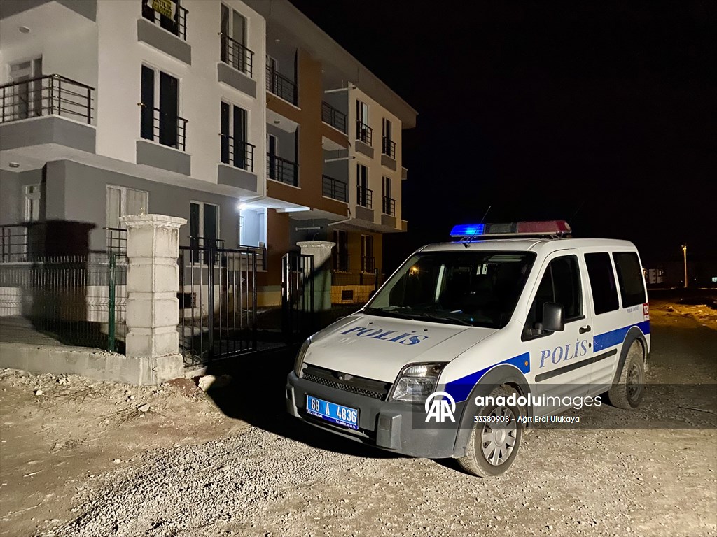 Aksaray'da bir kadın ikametine girmeye çalışan kişi tarafından gasp edilerek yaralandı