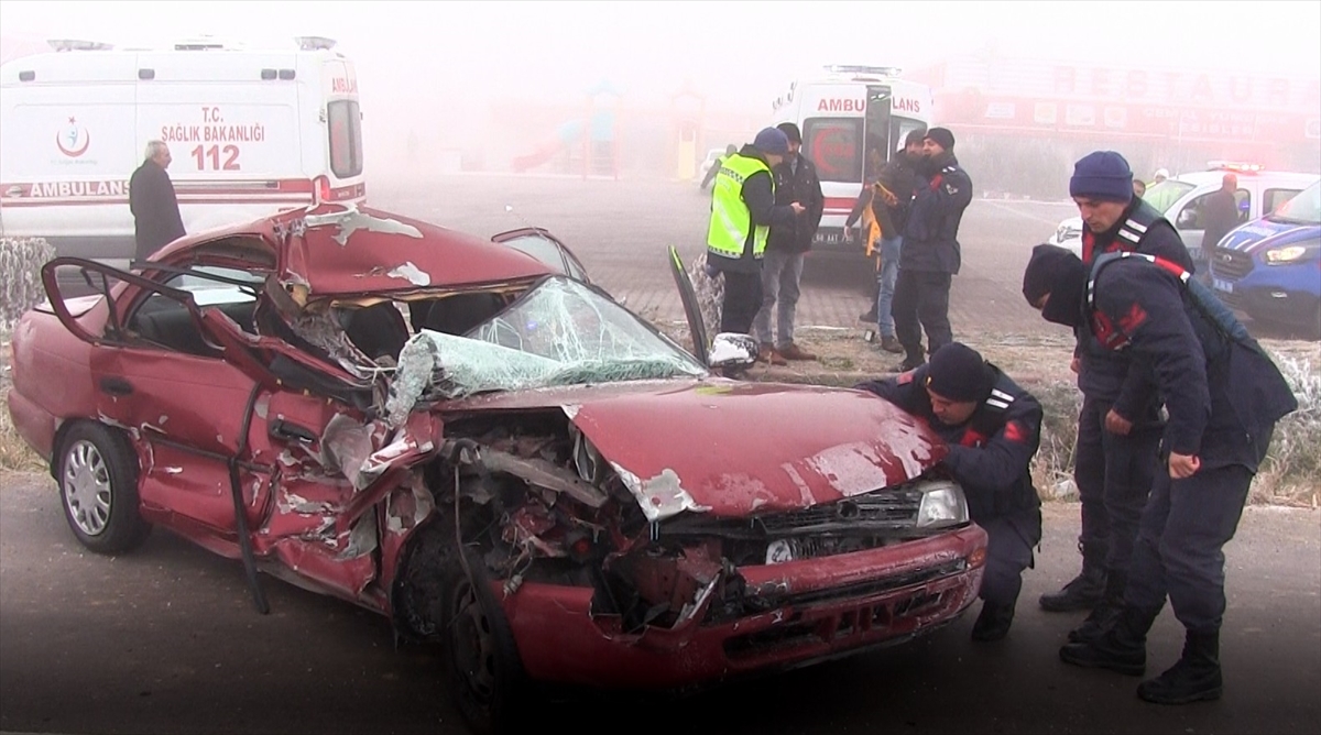 Aksaray'da trafik kazalarında 6 kişi yaralandı