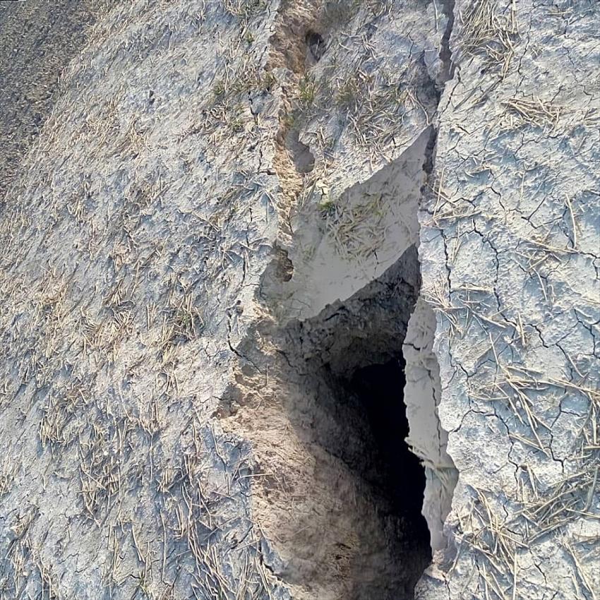 Aksaray'da yüzey yarıkları oluştu