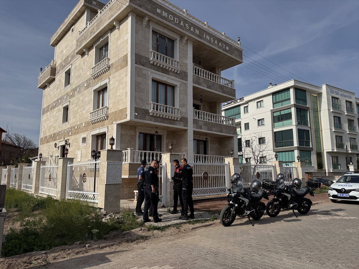 AKSARAY - Karısını tabancayla öldüren kişi intihar etti