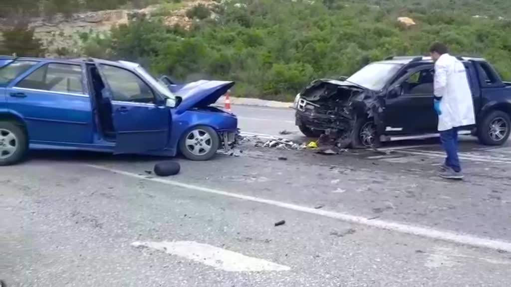 Akseki'de pikap ve otomobilin çarpıştığı kazada 1 kişi öldü, 3 kişi yaralandı