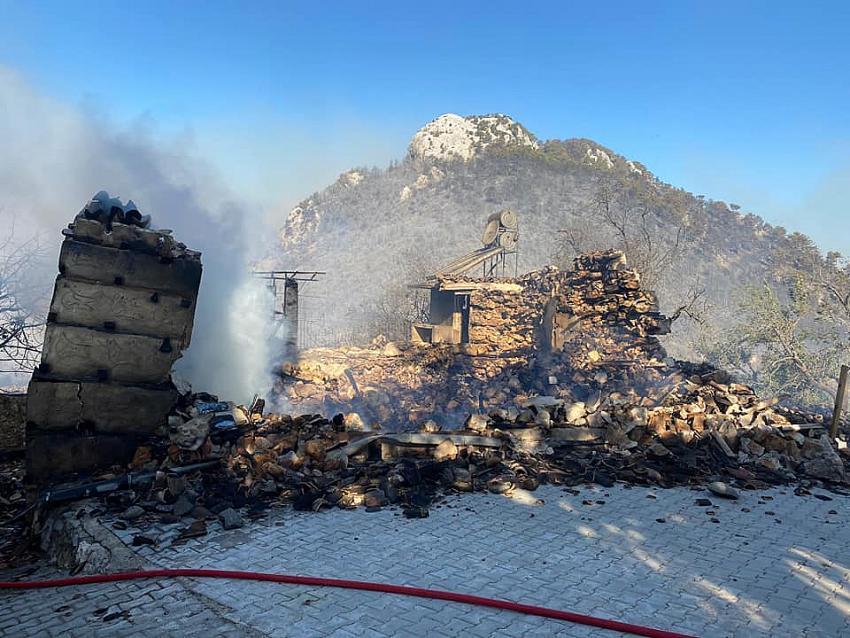 Akseki'deki yangında  1 kişi hayatını kaybetti