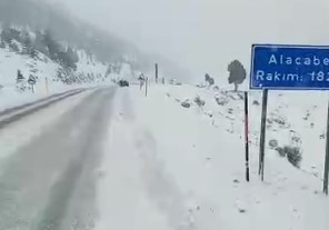 Alacabel mevkiine kar yağışı