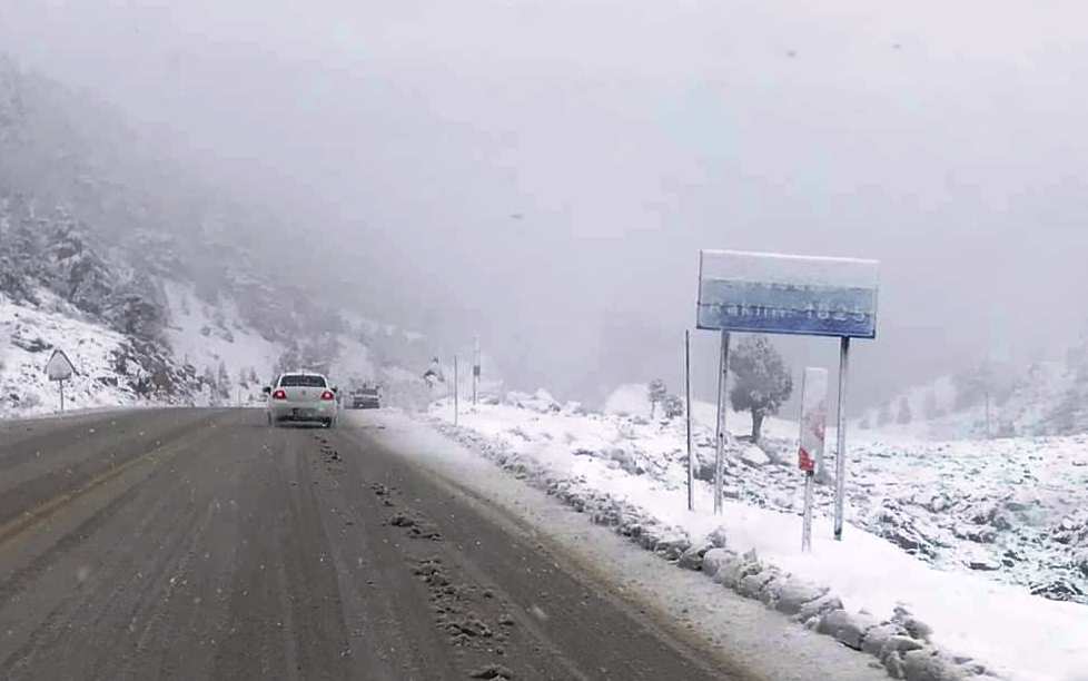 ALACABELE  NİSAN AYINDA 15 CM KAR YAĞDI