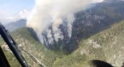 Alanya'da orman yangını  karadan ulaşılamıyor